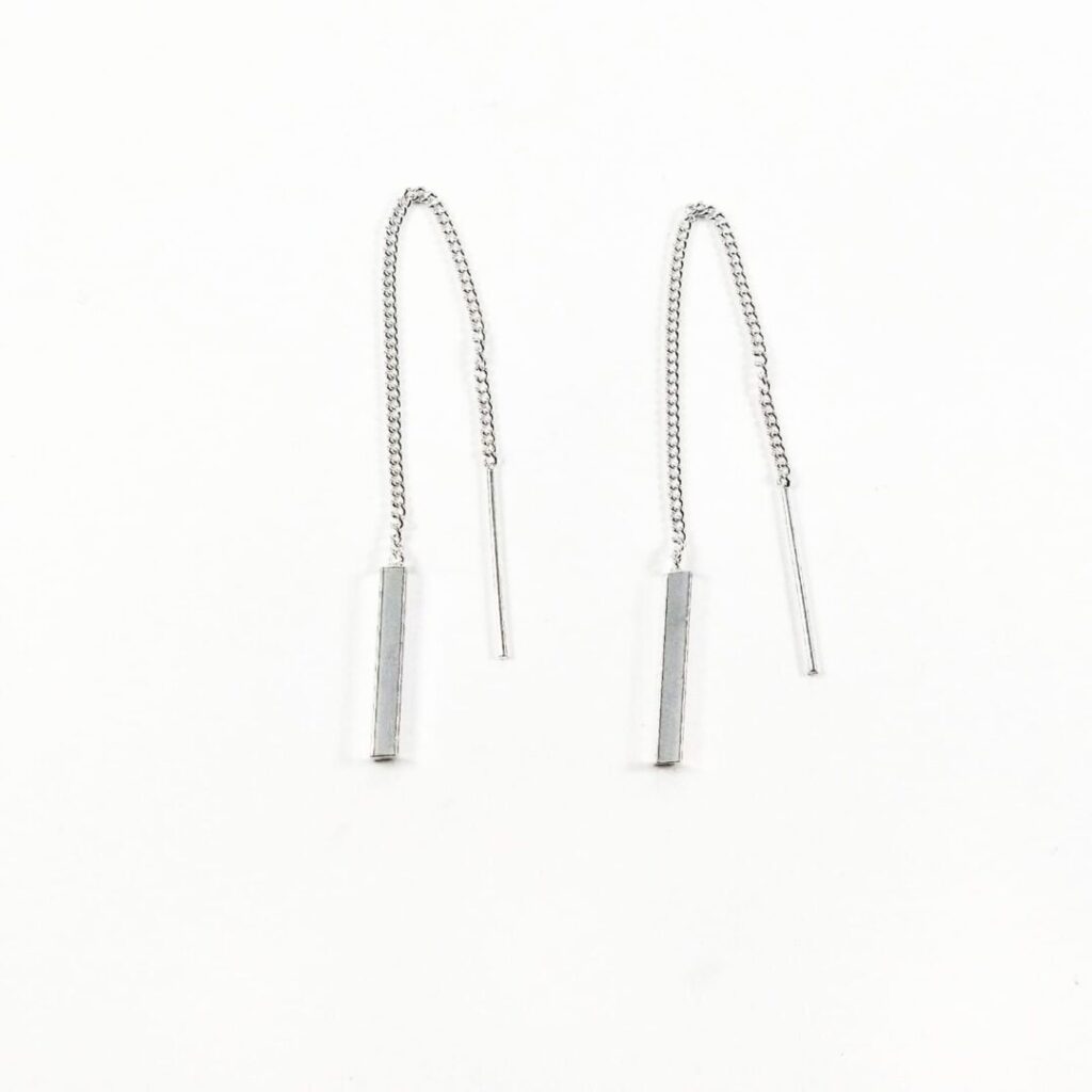 Pendientes Saytu de Urpi Shop sobre fondo neutro