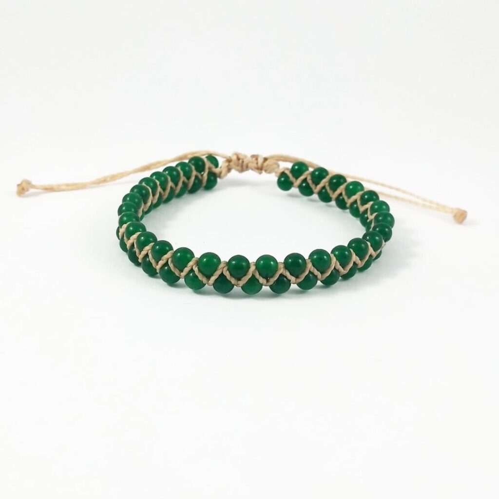 Pulsera Aventurina de Urpi Shop sobre fondo neutro